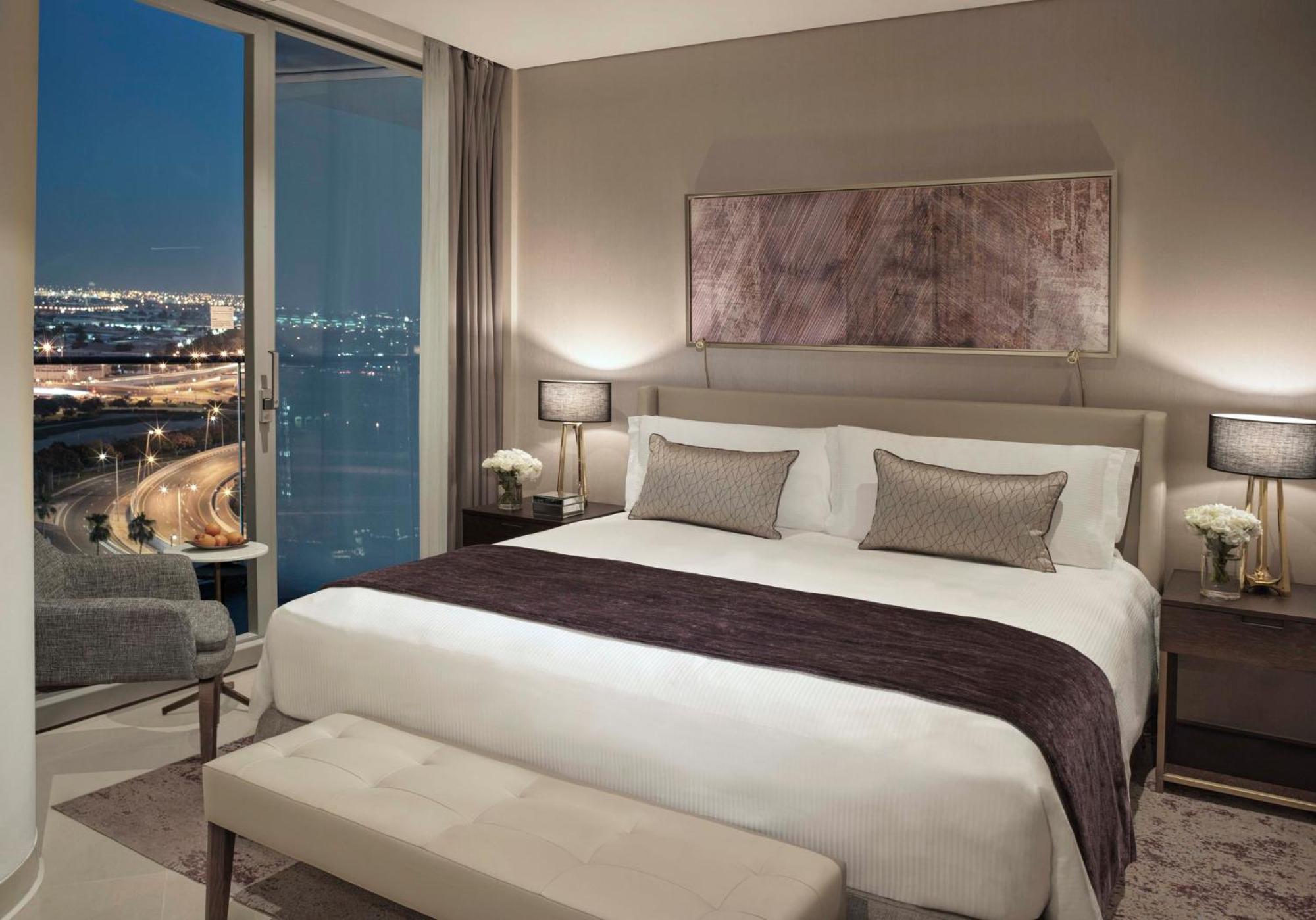 인터컨티넨탈 레지던스 스위트 두바이 페스티벌 시티 외부 사진 A bedroom at the Address Downtown Hotel