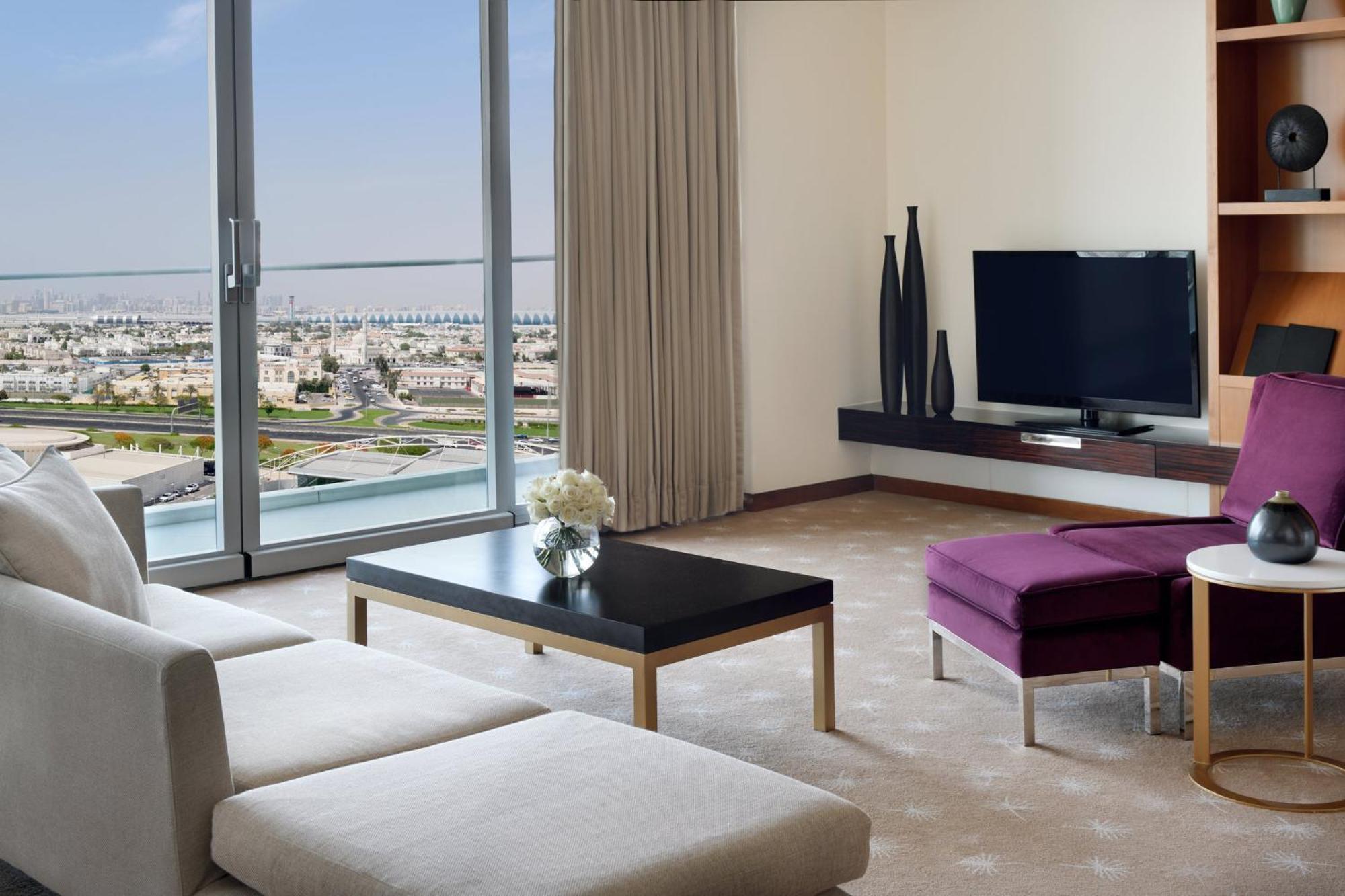 인터컨티넨탈 레지던스 스위트 두바이 페스티벌 시티 외부 사진 A living room at the hotel