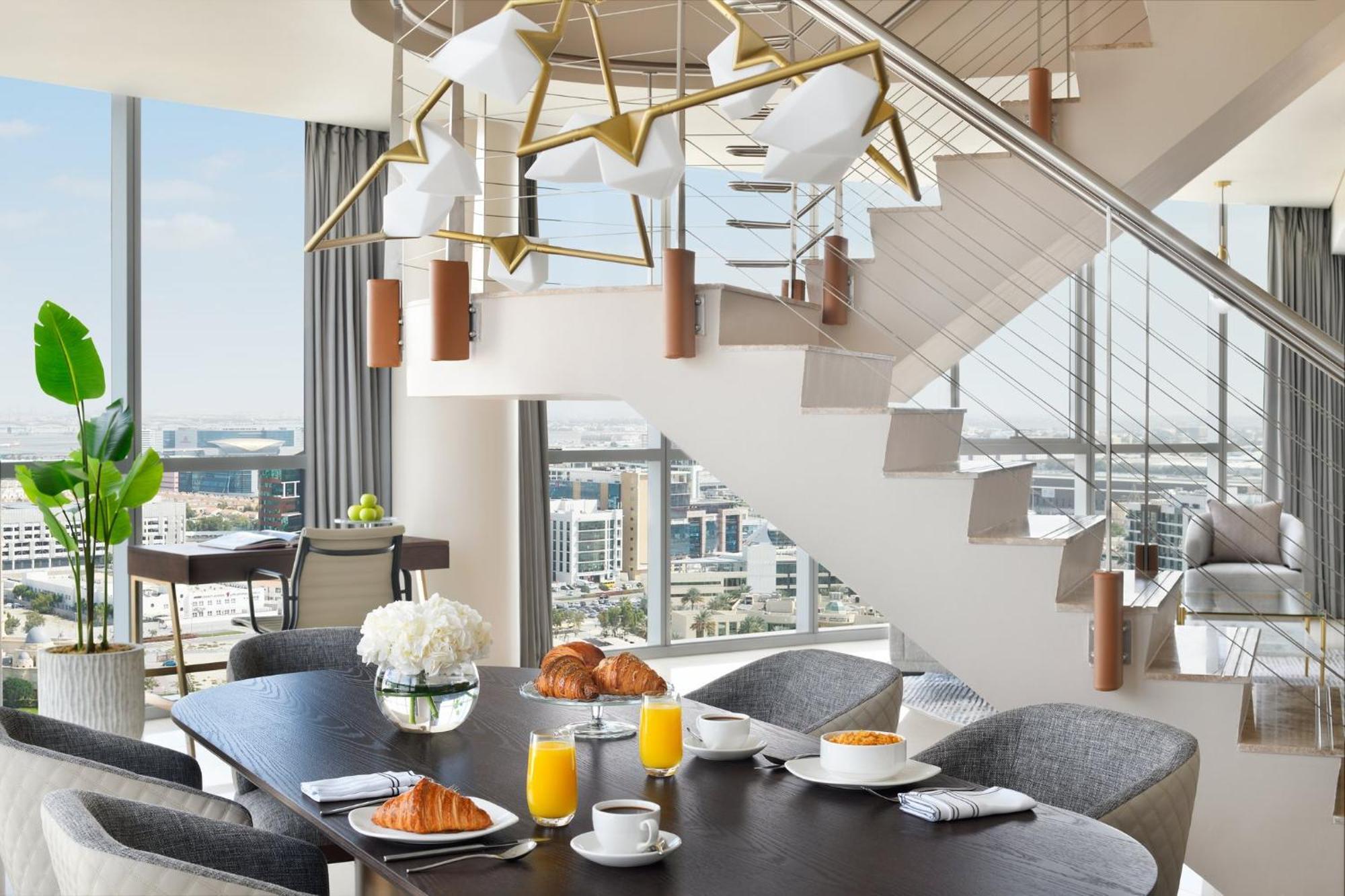 인터컨티넨탈 레지던스 스위트 두바이 페스티벌 시티 외부 사진 A breakfast table at the Waldorf Astoria Chengdu