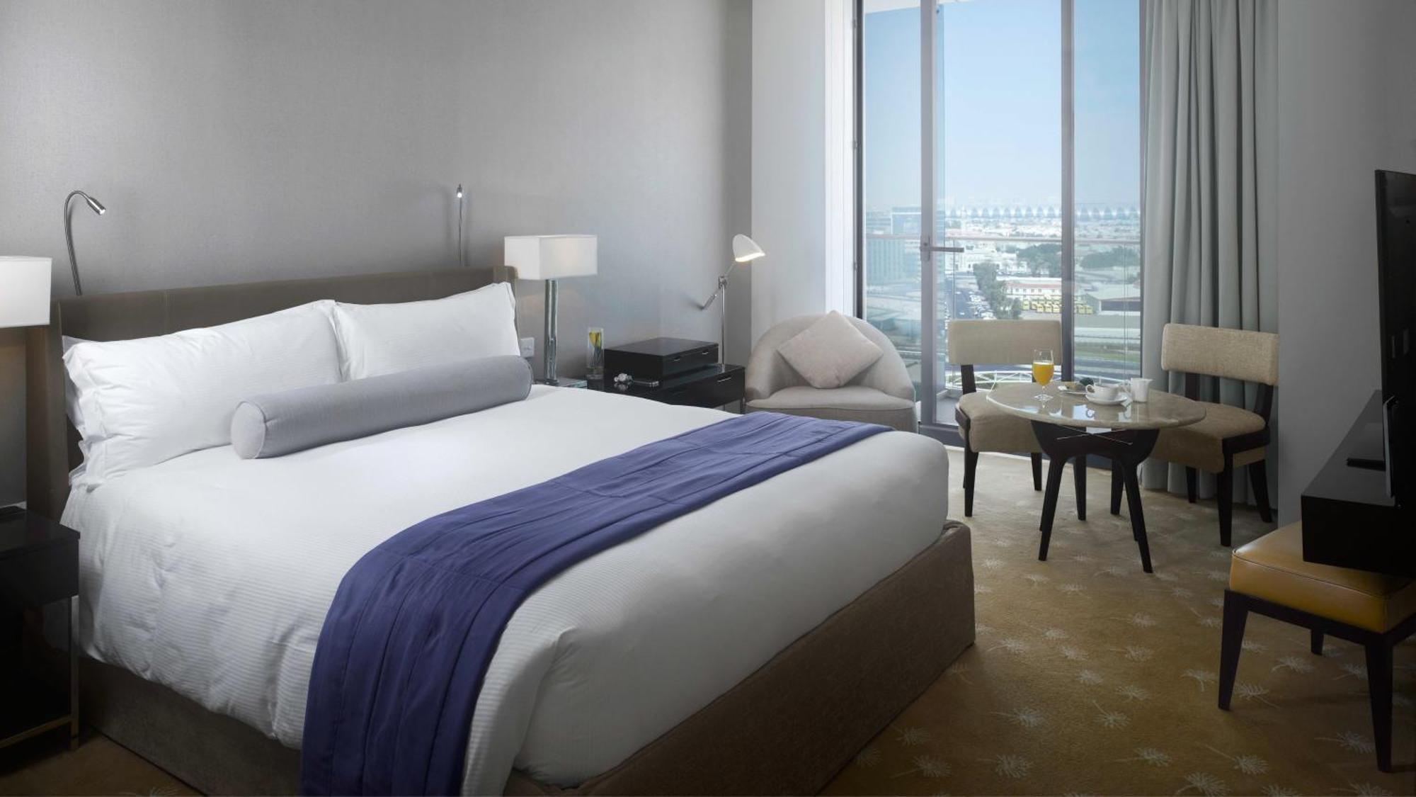인터컨티넨탈 레지던스 스위트 두바이 페스티벌 시티 외부 사진 A guest room at the hotel