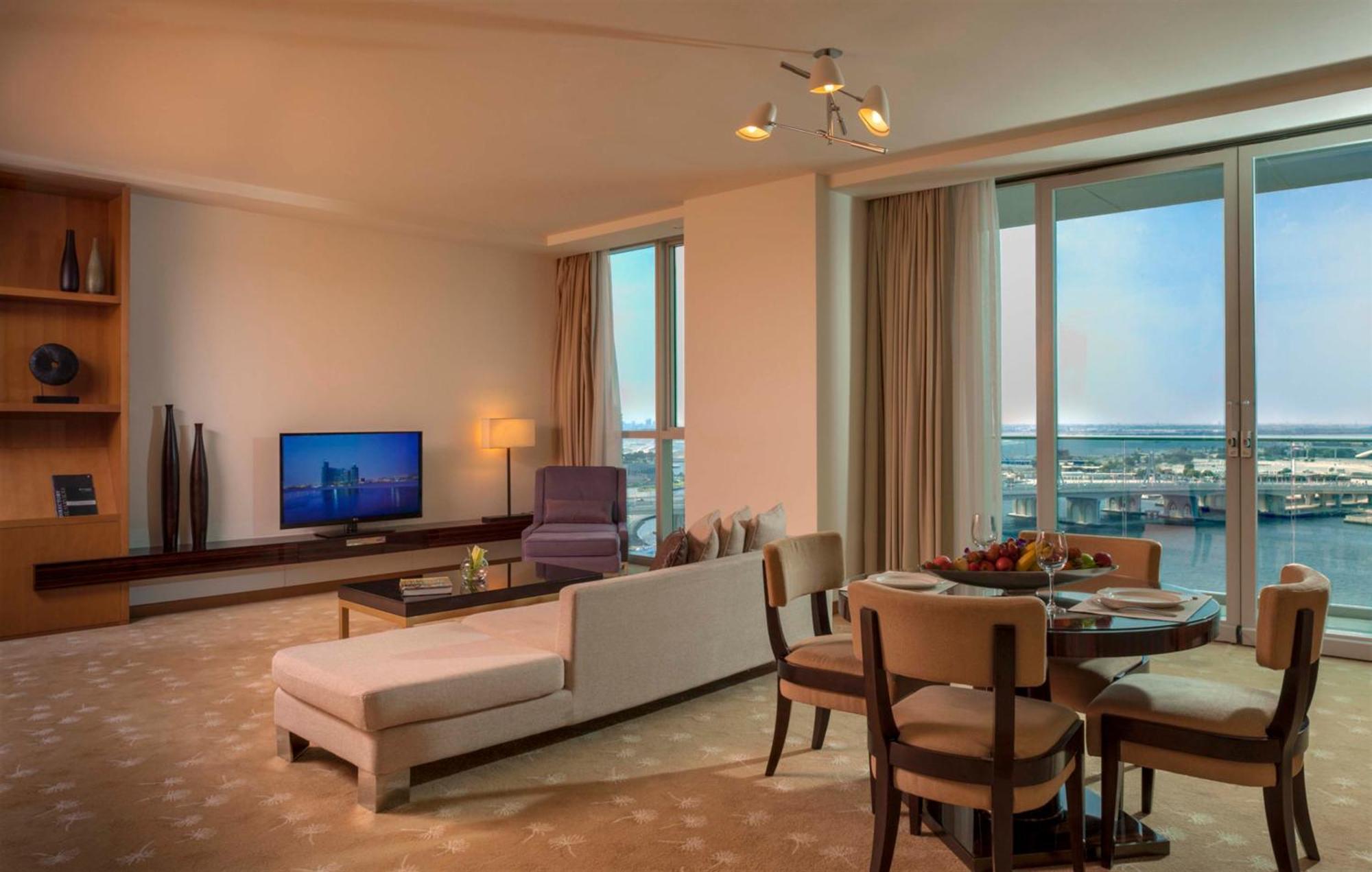 인터컨티넨탈 레지던스 스위트 두바이 페스티벌 시티 외부 사진 A suite at the hotel